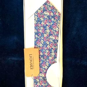 Silk floral tie
